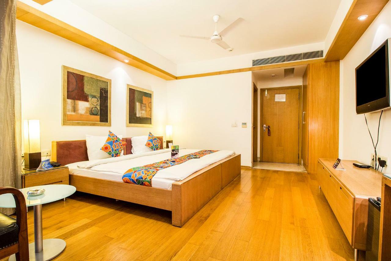 Fabhotel Raj Darbar Gurgaon Eksteriør billede